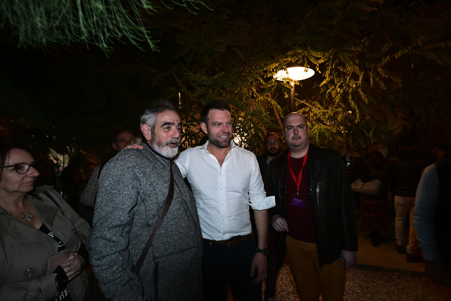 Ντόμινο αποχωρήσεων από τον ΣΥΡΙΖΑ για τον Κασσελάκη: Έφυγαν 4 βουλευτές, ποιοι είναι οι άλλοι 8 που αναμένεται να αποχωρήσουν