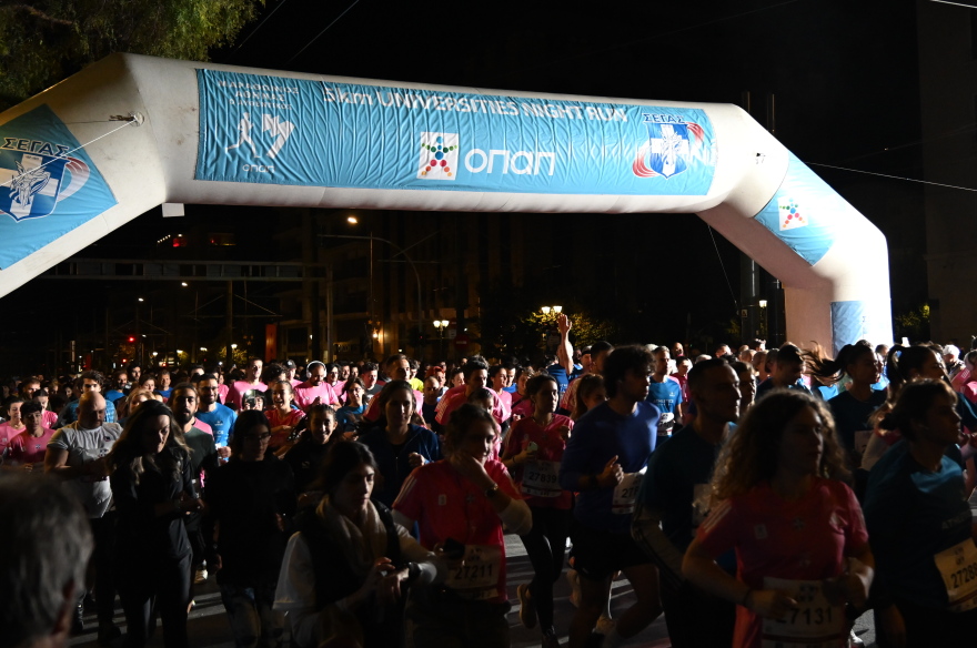 Μεγάλη η συμμετοχή στον αγώνα των 5χλμ - Φωτογραφίες από τις πιο ξεχωριστές στιγμές των δρομέων 