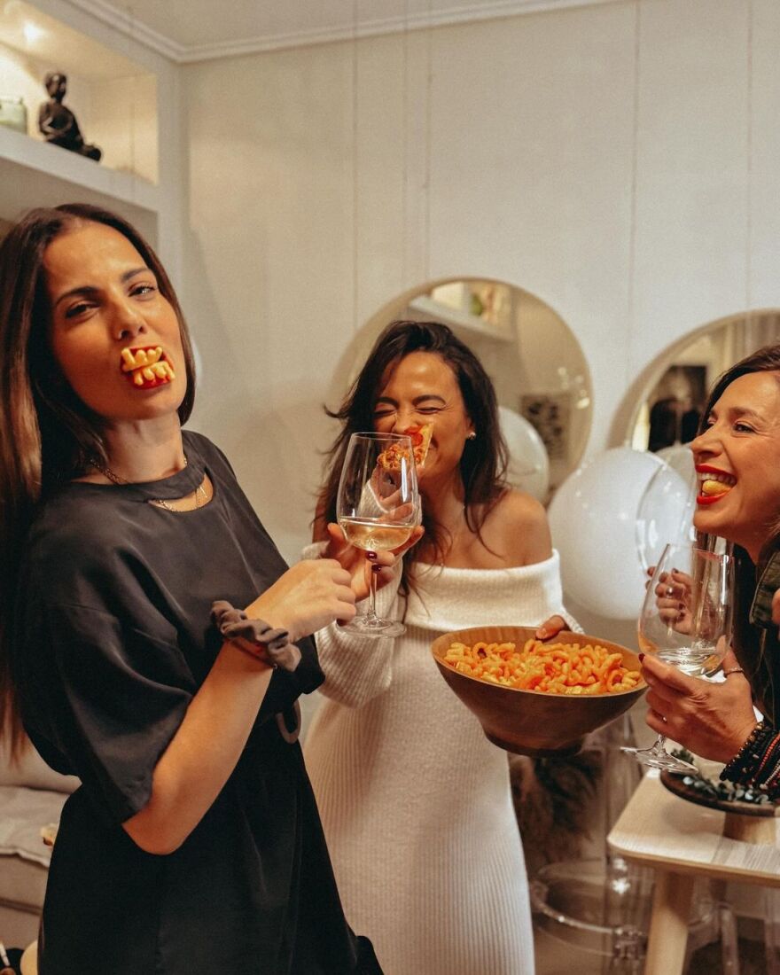 Πηνελόπη Πλάκα: Δημοσίευσε φωτογραφίες από το πάρτι για τα 33α γενέθλιά της