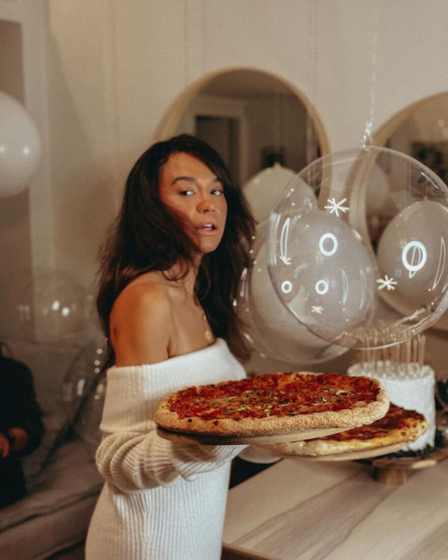 Πηνελόπη Πλάκα: Δημοσίευσε φωτογραφίες από το πάρτι για τα 33α γενέθλιά της