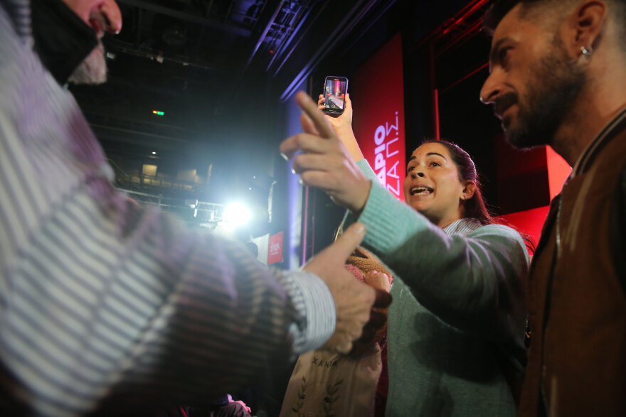 Συνέδριο ΣΥΡΙΖΑ: Επεισόδιο με υποστηρικτές του Κασσελάκη - Τους έβγαλαν σηκωτούς από την αίθουσα