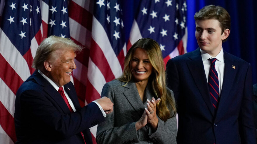 Ντόναλντ Τραμπ: Ο άγνωστος ρόλος του Μπάρον για τη νίκη του πατέρα του στις εκλογές των ΗΠΑ