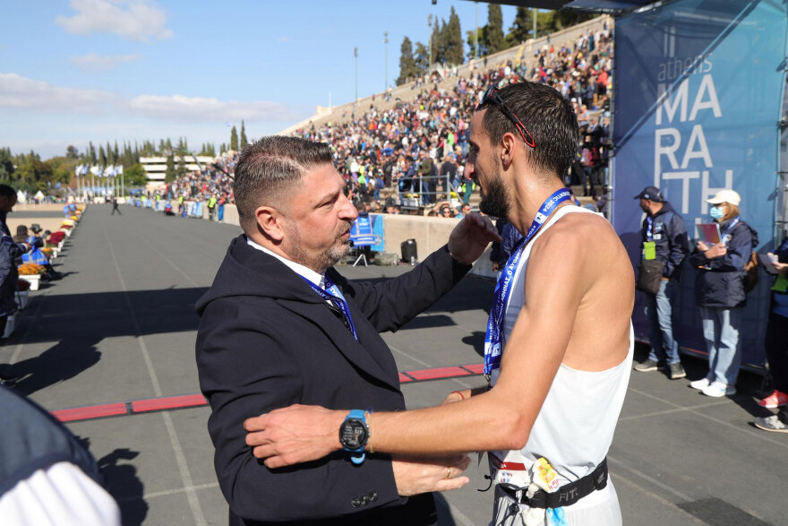 Νίκος Χαρδαλιάς: Οι ξεχωριστές συναντήσεις στον Μαραθώνιο της Αθήνας με Τσιόδρα και Πομάσκι