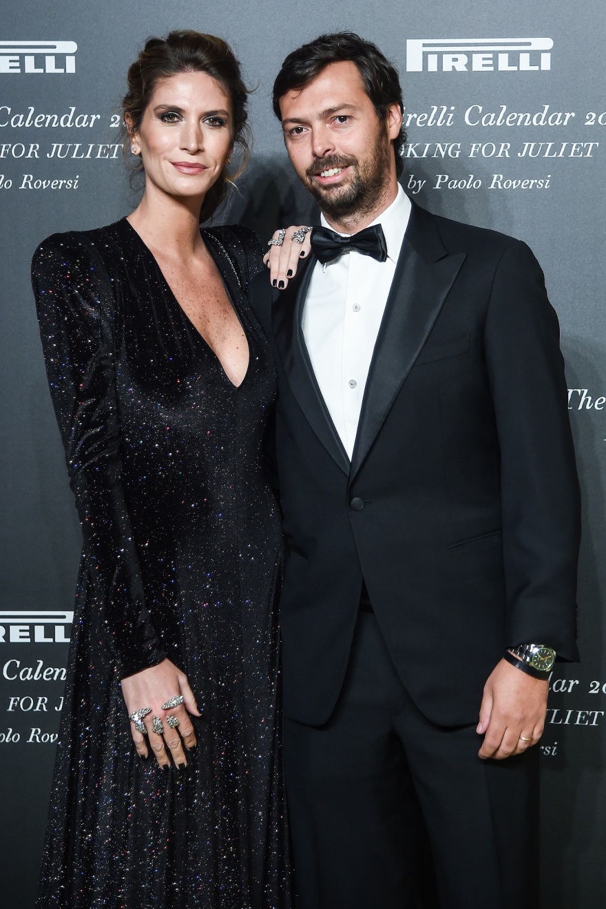 Κιάρα Φεράνι: Είναι σε σχέση με τον κληρονόμο της Pirelli - Τα παθιασμένα φιλιά τους σε νυχτερινή έξοδο