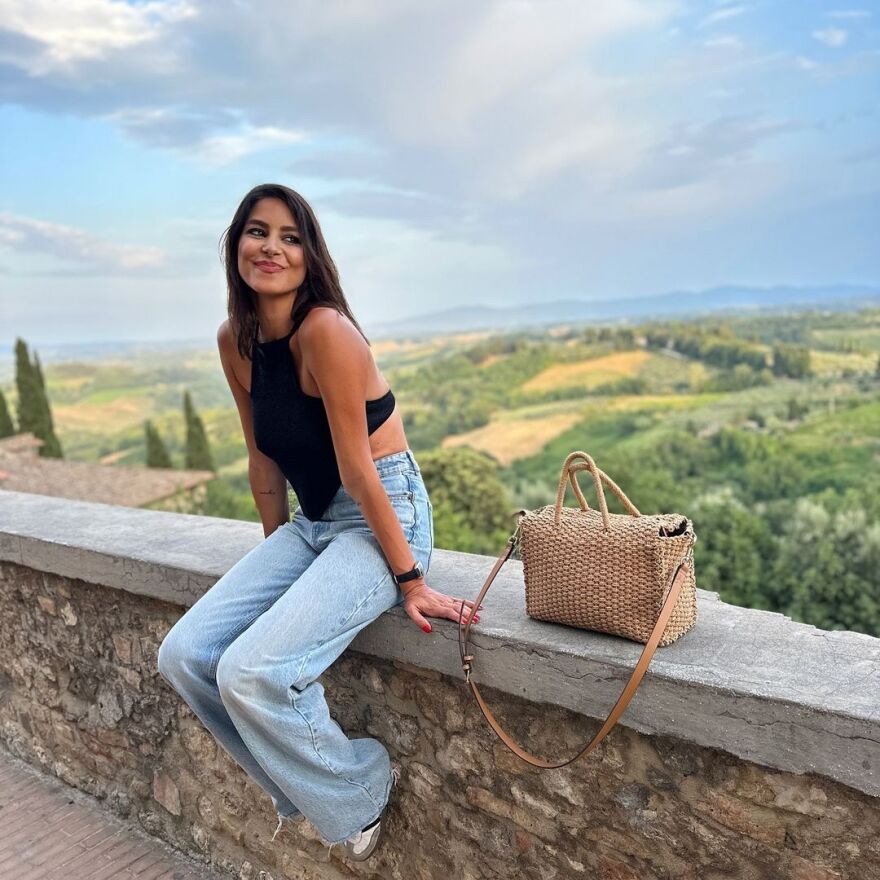 Κωνσταντίνα Ευρυπίδου: Ποια είναι η παρουσιάστρια που οι φήμες τη θέλουν σε σχέση με τον Φίλιππο Μιχόπουλο