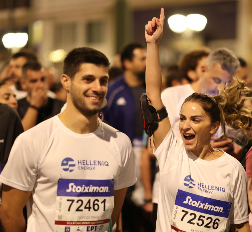 «Πέρα από τα σύνορα» και για καλό σκοπό έτρεξαν οι εθελοντές – δρομείς της HELLENiQ ENERGY στον 41ο Αυθεντικό Μαραθώνιο της Αθήνας
