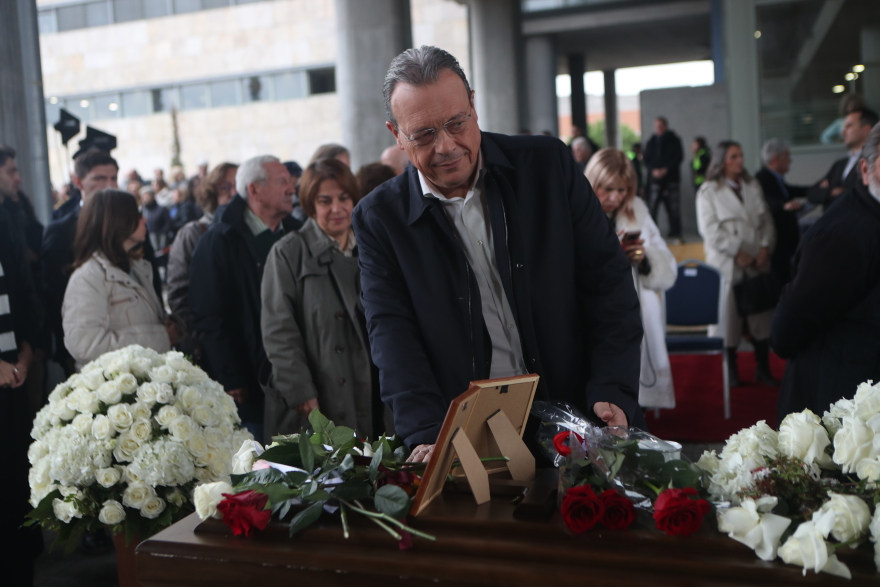 Γιάννης Μπουτάρης - Κηδεία: Το τελευταίο αντίο είπε πλήθος κόσμου