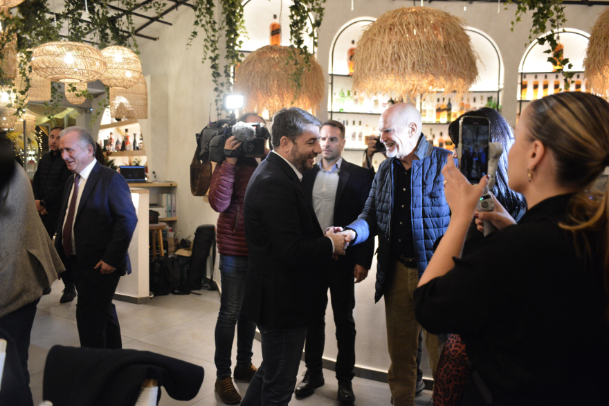 ΠΑΣΟΚ: Όσα έγιναν στο δείπνο Ανδρουλάκη με τους βουλευτές - Τα πηγαδάκια και το παρασκήνιο