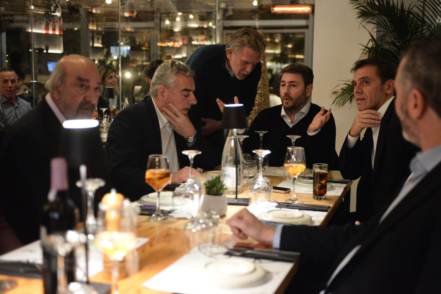 ΠΑΣΟΚ: Όσα έγιναν στο δείπνο Ανδρουλάκη με τους βουλευτές - Τα πηγαδάκια και το παρασκήνιο