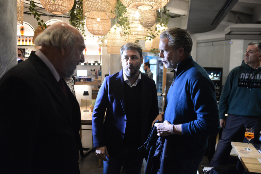 ΠΑΣΟΚ: Όσα έγιναν στο δείπνο Ανδρουλάκη με τους βουλευτές - Τα πηγαδάκια και το παρασκήνιο