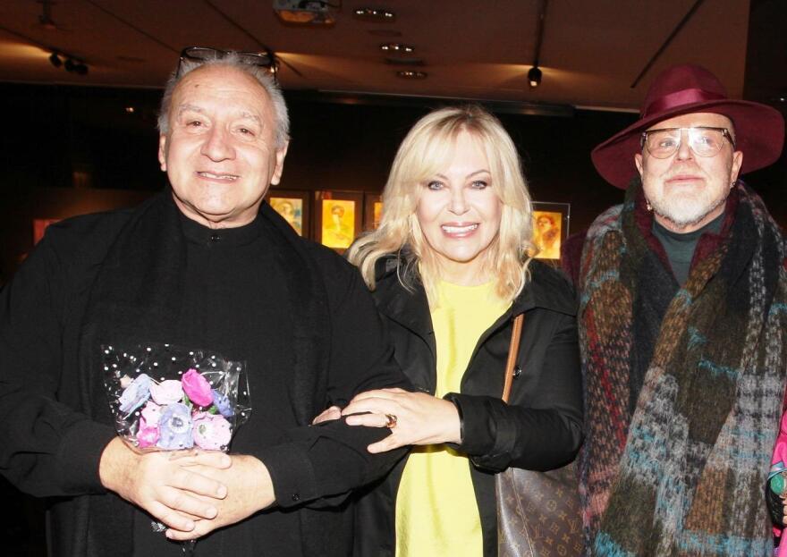 Γιάννης Μετζικώφ: Πλήθος επωνύμων στα εγκαίνια της έκθεσης του σπουδαίου ζωγράφου - σκηνογράφου