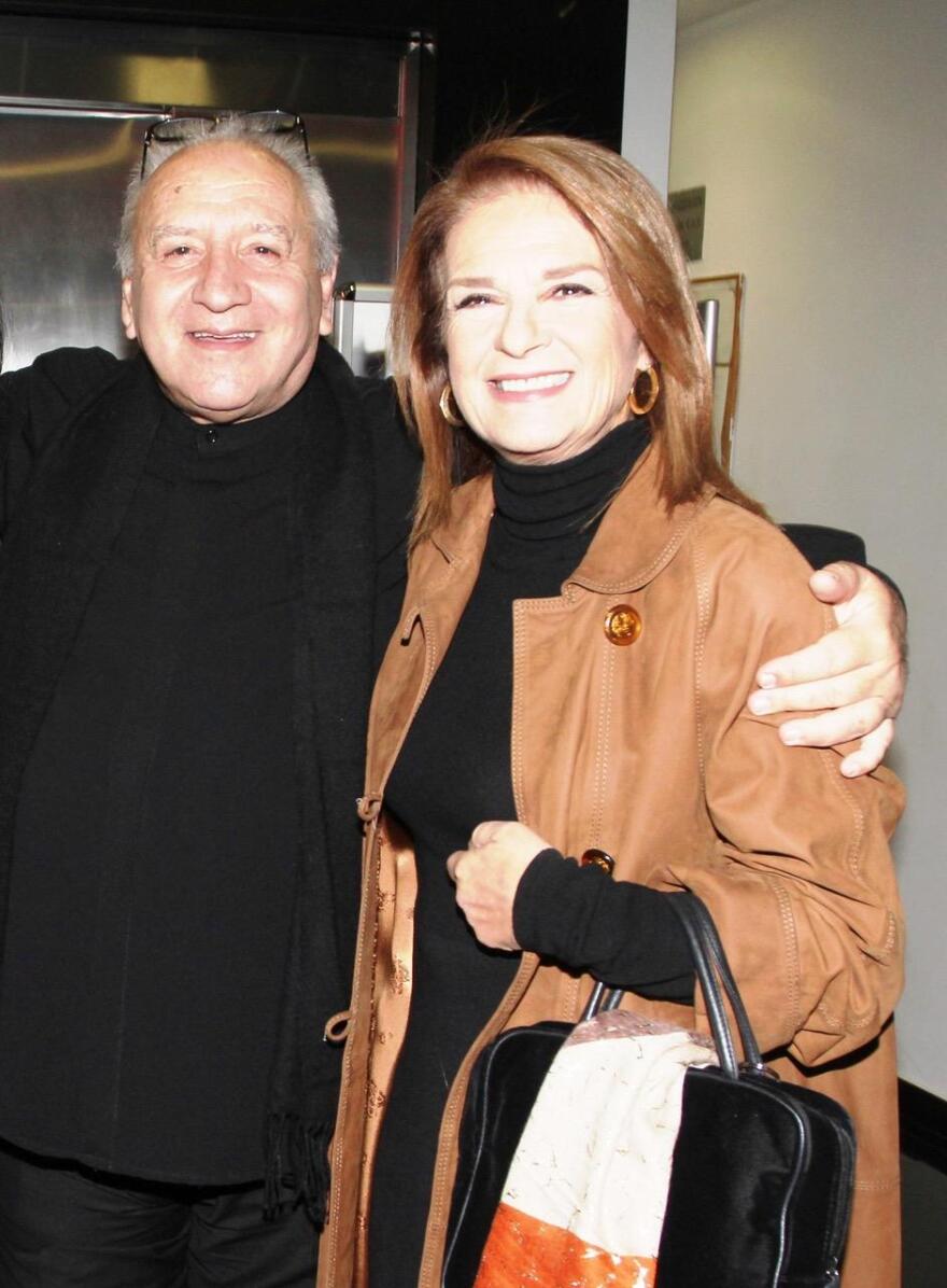 Γιάννης Μετζικώφ: Πλήθος επωνύμων στα εγκαίνια της έκθεσης του σπουδαίου ζωγράφου - σκηνογράφου