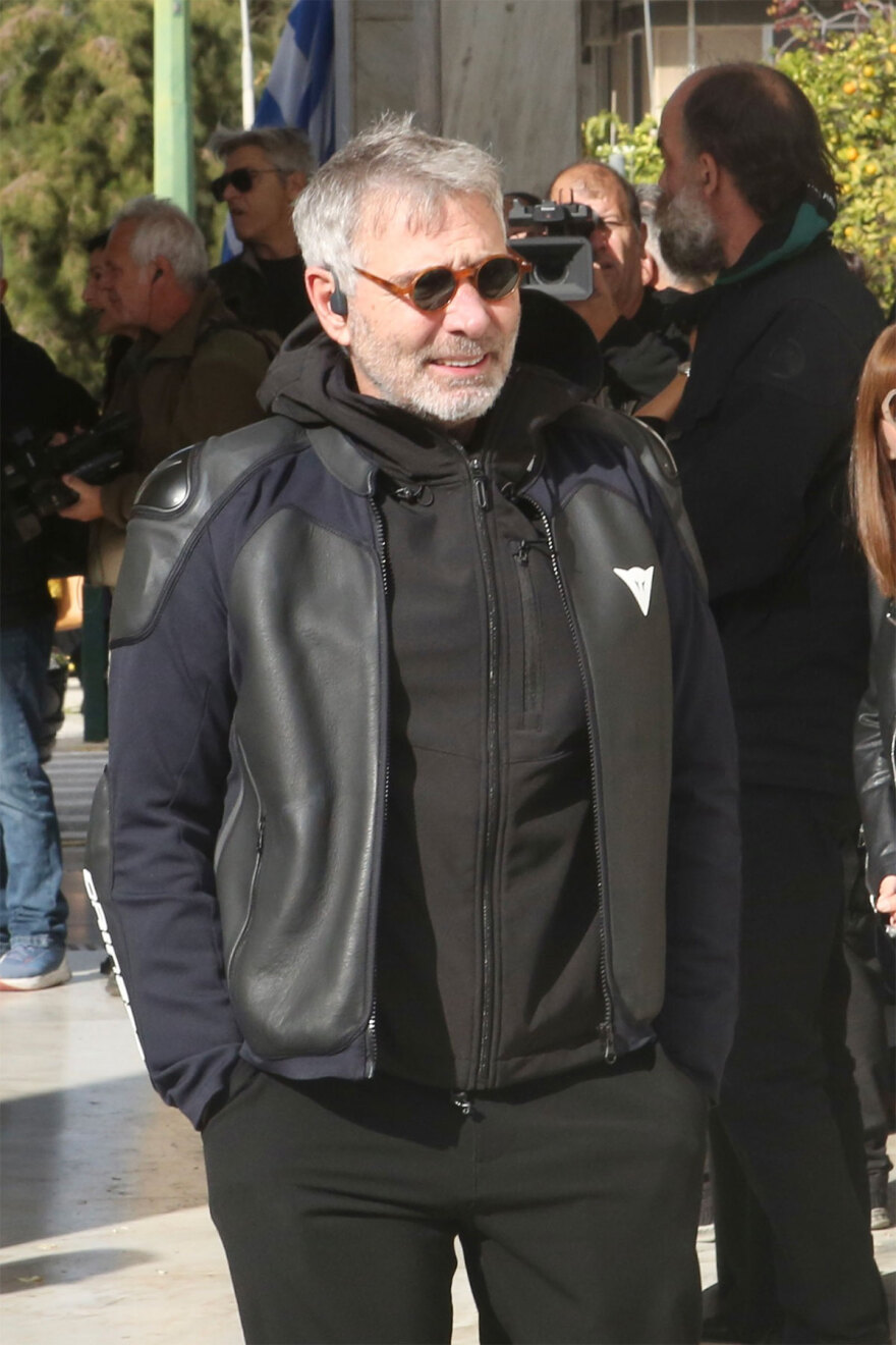 Μανούσος Μανουσάκης - Κηδεία: Οικογένεια, φίλοι και συνεργάτες είπαν το τελευταίο «αντίο» στον σκηνοθέτη