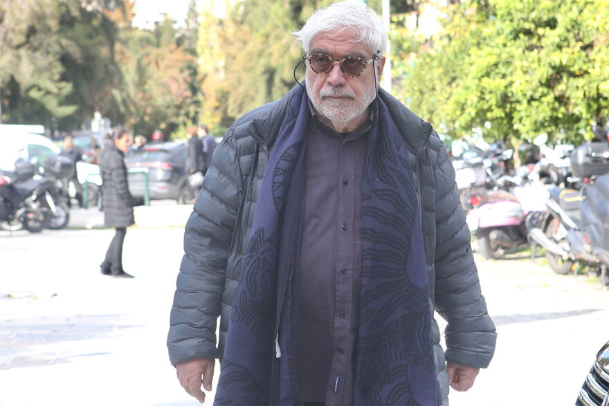 Μανούσος Μανουσάκης - Κηδεία: Οικογένεια, φίλοι και συνεργάτες είπαν το τελευταίο «αντίο» στον σκηνοθέτη