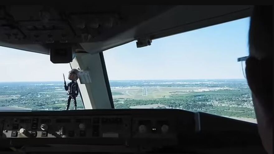 Η Κάι Τραμπ, εγγονή του Ντόναλντ, μας ξεναγεί στο Trump Force One