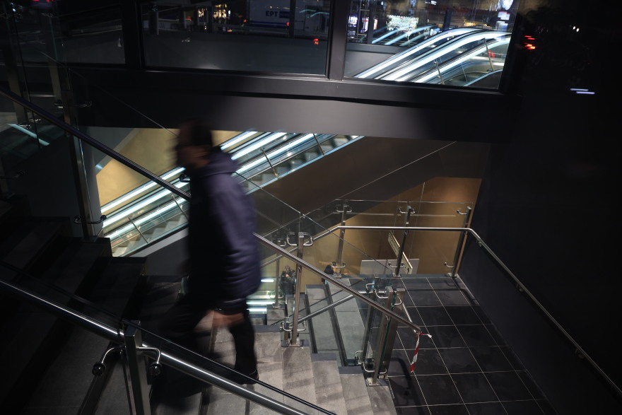 Μετρό Θεσσαλονίκης: Ο Μητσοτάκης «πατάει το κουμπί» για τη λειτουργία του - Συγκίνηση στον σταθμό-μουσείο της Βενιζέλου