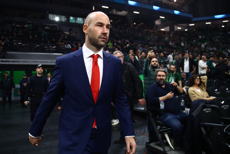 Βασίλης Σπανούλης: Αποδοκιμάστηκε κατά την είσοδό του στο ΟΑΚΑ -  Τον αγκάλιασε ο Σλούκας - Βίντεο, φωτογραφίες 