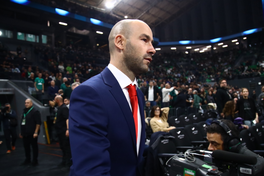 Βασίλης Σπανούλης: Αποδοκιμάστηκε κατά την είσοδό του στο ΟΑΚΑ -  Τον αγκάλιασε ο Σλούκας - Βίντεο, φωτογραφίες 