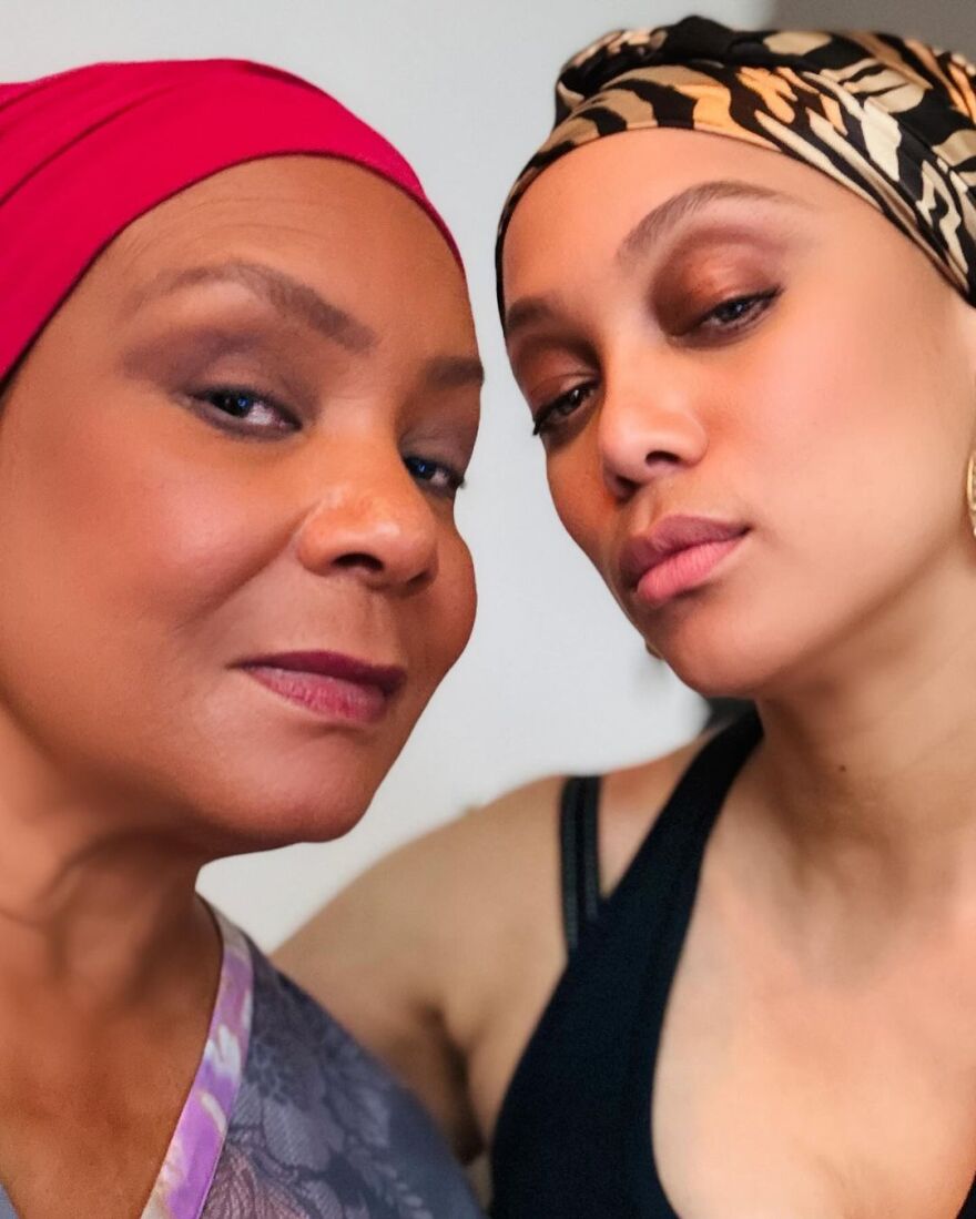 Τάιρα Μπανκς: Ποζάρει μαζί με τη μητέρα της στο Instagram