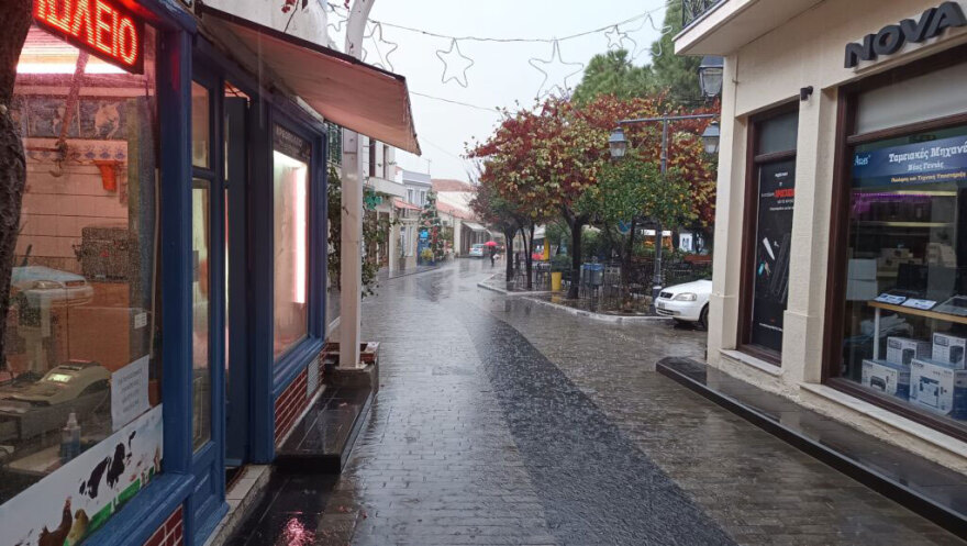 Η κακοκαιρία «Bora» πλήττει σφοδρά τη Λήμνο - Απεγκλωβισμοί από τις πλημμύρες, ποτάμια οι δρόμοι