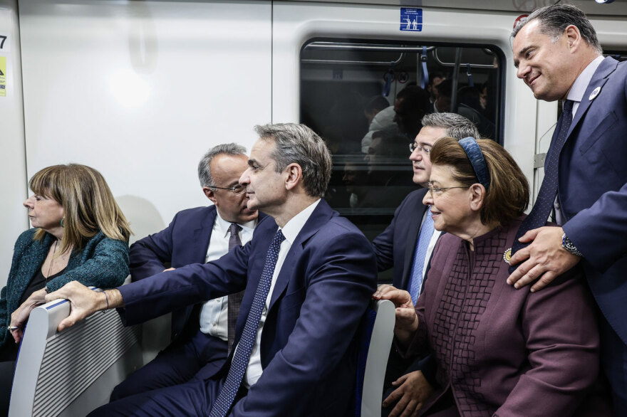 Βίντεο: Η πρώτη βόλτα του μετρό Θεσσαλονίκης με επιβάτη τον πρωθυπουργό - Να το χαρείτε, είπε στον κόσμο 