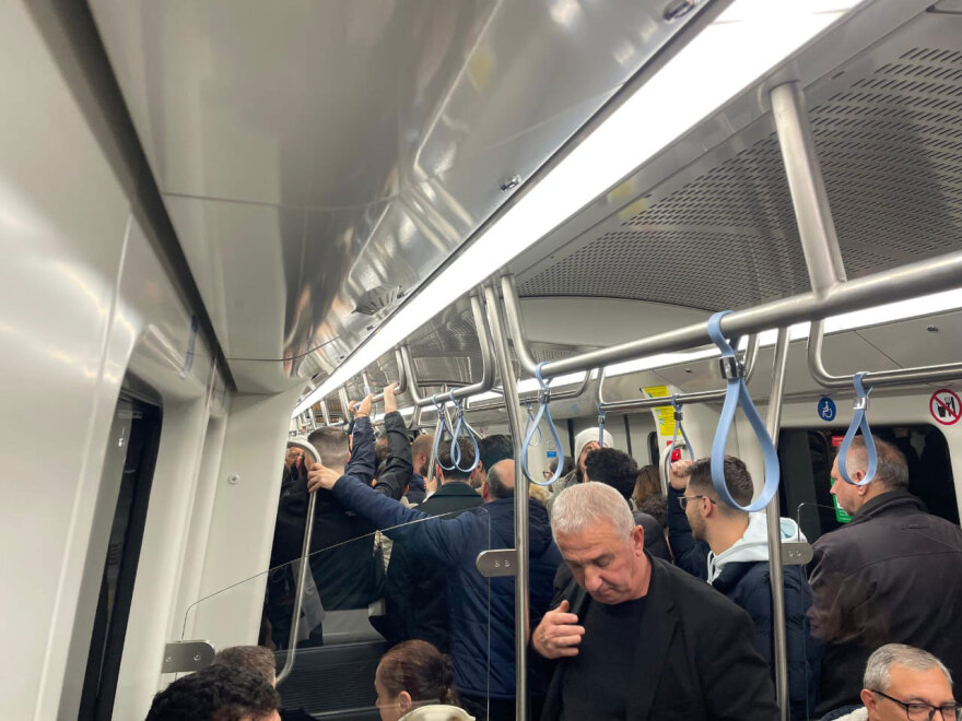 Μετρό Θεσσαλονίκης: Έμεινε ανοιχτό μέχρι τις 02:00 τα ξημερώματα, λόγω κοσμοσυρροής