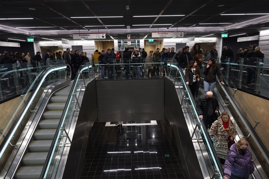 Μετρό Θεσσαλονίκης: Έμεινε ανοιχτό μέχρι τις 02:00 τα ξημερώματα, λόγω κοσμοσυρροής