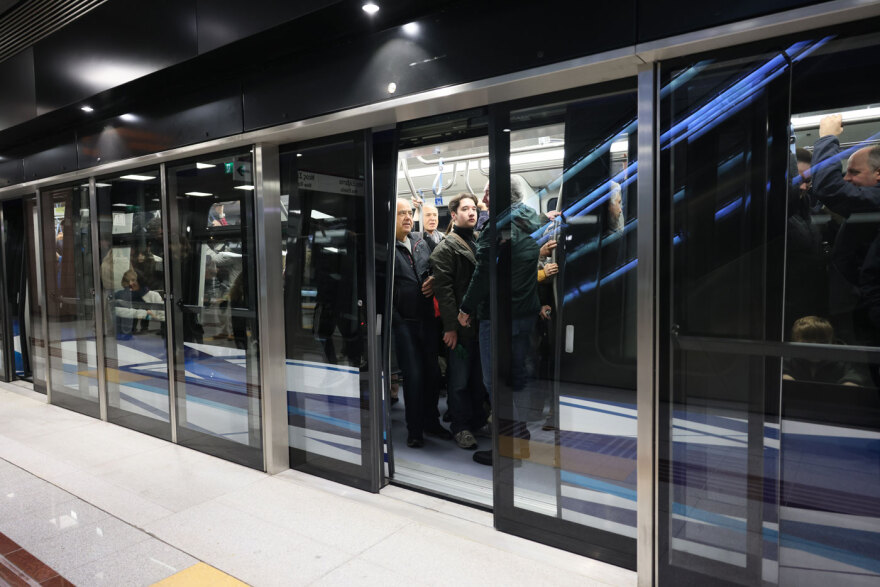 Μετρό Θεσσαλονίκης: Έμεινε ανοιχτό μέχρι τις 02:00 τα ξημερώματα, λόγω κοσμοσυρροής