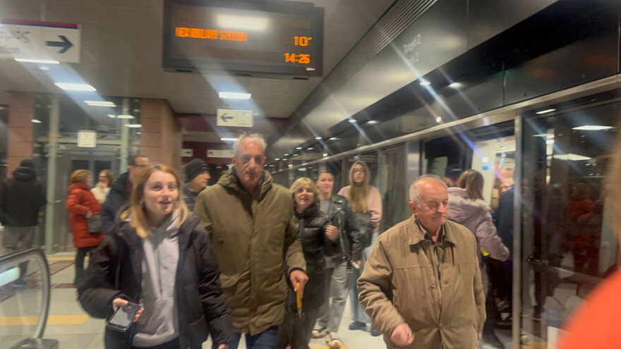 Μετρό Θεσσαλονίκης: Έμεινε ανοιχτό μέχρι τις 02:00 τα ξημερώματα, λόγω κοσμοσυρροής