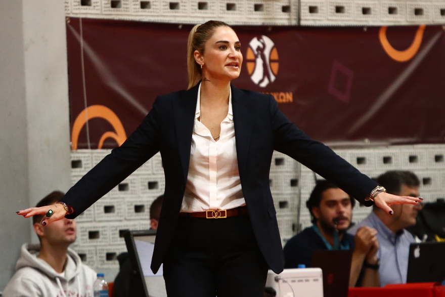 Η Σελέν Ερντέμ αποκαλύπτει γιατί φοράει τακούνια στους αγώνες και δηλώνει «είναι θαύμα που είμαι στην Ελλάδα»