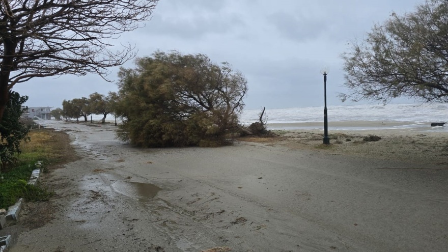 Κακοκαιρία Bora: 112 για τις μετακινήσεις σε Λήμνο, Πιερία, Λάρισα, Μαγνησία - Πλημμυρισμένη η Ρόδος, προβλήματα στη Χαλκιδική