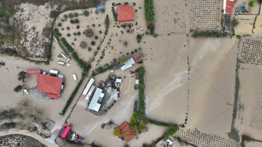   Κακοκαιρία Bora - Πλημμύρες στη Λήμνο: Δύο νεκροί, μεγάλες καταστροφές σε σπίτια