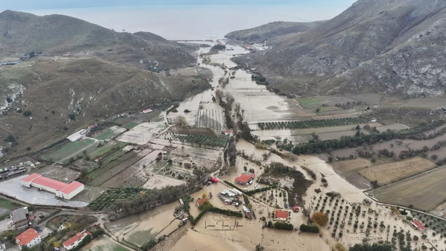   Κακοκαιρία Bora - Πλημμύρες στη Λήμνο: Δύο νεκροί, μεγάλες καταστροφές σε σπίτια