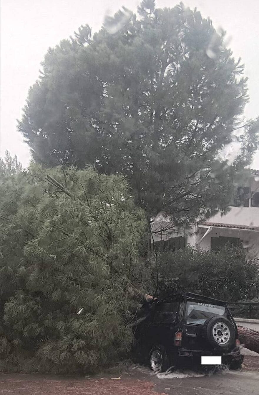 Κακοκαιρία Bora: 112 για τις μετακινήσεις σε Λήμνο, Πιερία, Λάρισα, Μαγνησία - Πλημμυρισμένη η Ρόδος, προβλήματα στη Χαλκιδική