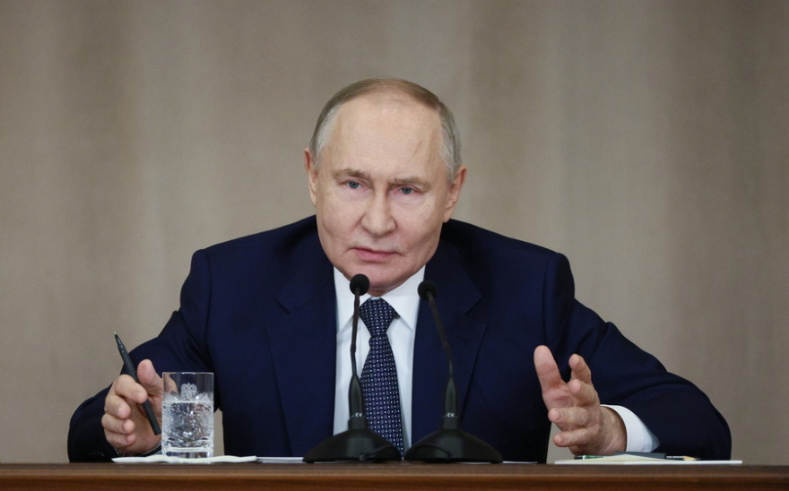  Στηρίζει Πούτιν, αδειάζει Ευρώπη: Γιατί ο Τραμπ «κρέμασε» τον Ζελένσκι στον Λευκό Οίκο