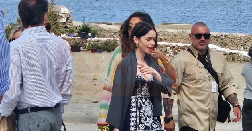 Η Λίλι Κόλινς στους ανεμόμυλους της Μυκόνου για τα γυρίσματα του Emily in Paris, δείτε φωτογραφίες
