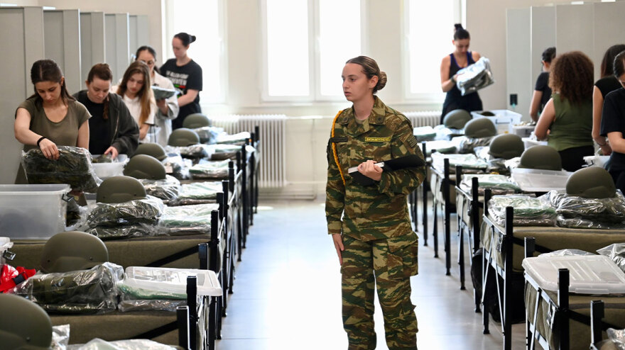Ιστορική μέρα για τις γυναίκες στις Ένοπλες Δυνάμεις: Για πρώτη φορά μπαίνουν ως εθελόντριες στον Στρατό, δείτε βίντεο και εικόνες 
