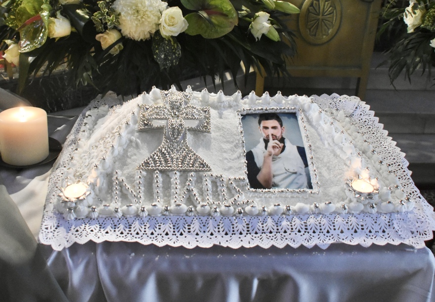 Νίκος Φλωρινιώτης: Σε κακή ψυχολογική κατάσταση η αδερφή και η μητέρα του στο μνημόσυνό του