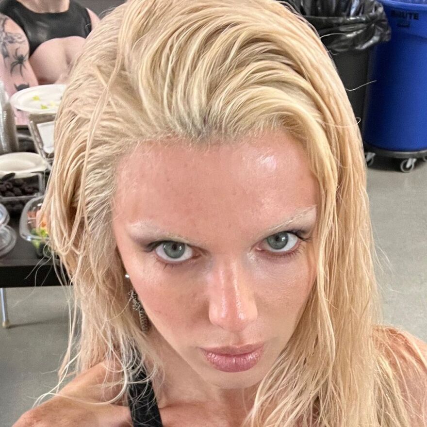 Τζούλια Φοξ: Η αλλαγή που έκανε στην εμφάνισή της 