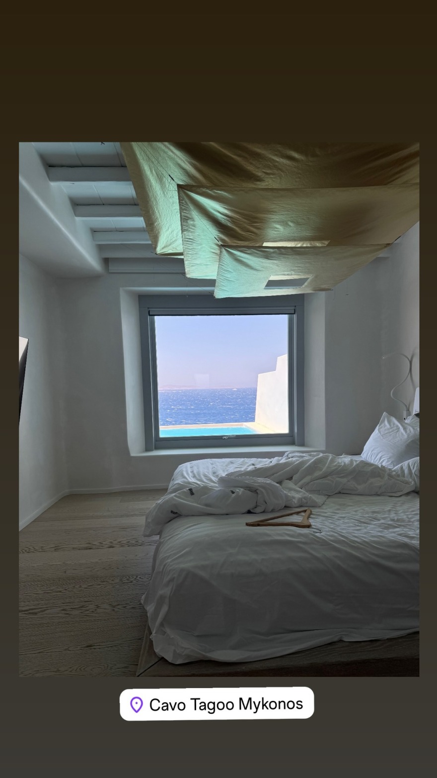 Ελένη Φουρέιρα: Στη Μύκονο βρίσκεται η τραγουδίστρια - Η φωτογραφία με το μαγιό μπροστά στον καθρέφτη 