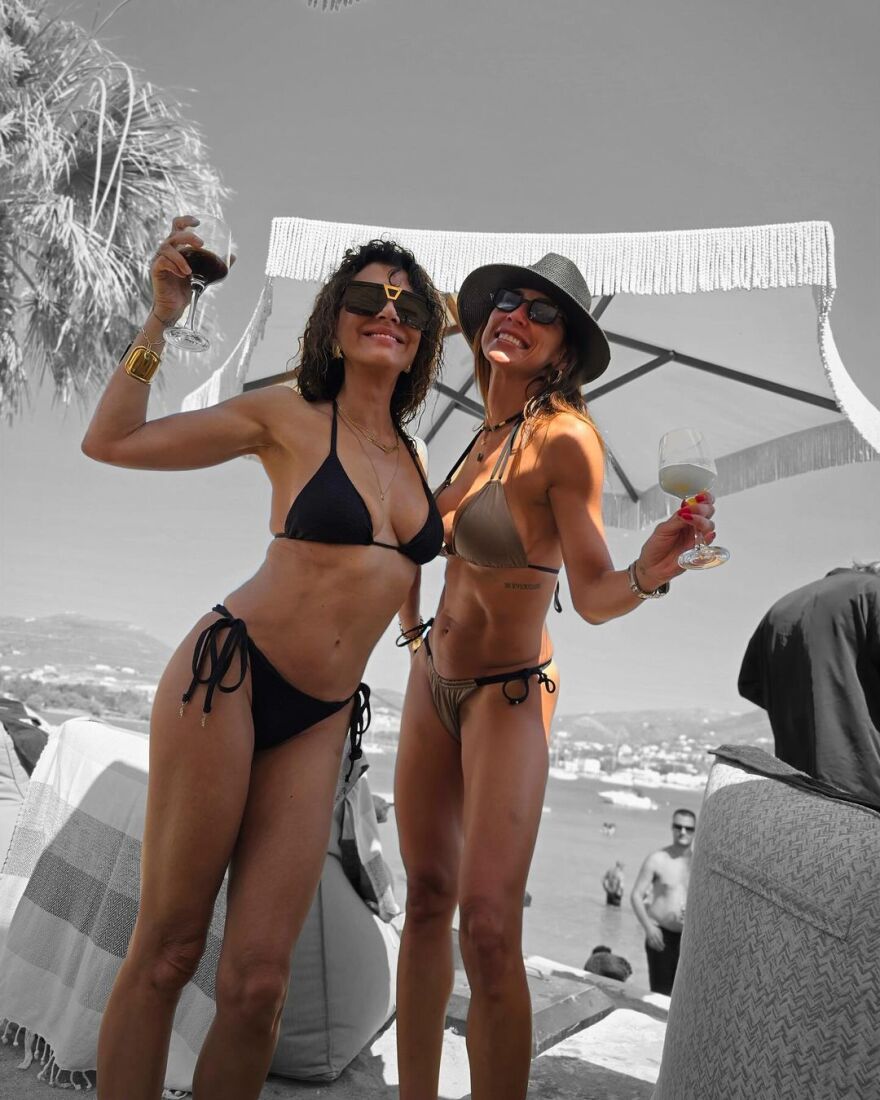 Μαρία Σολωμού: Συνεχίζει τις διακοπές της στην Αντίπαρο - Υπάρχει καλύτερο νησί; γράφει στο Instagram