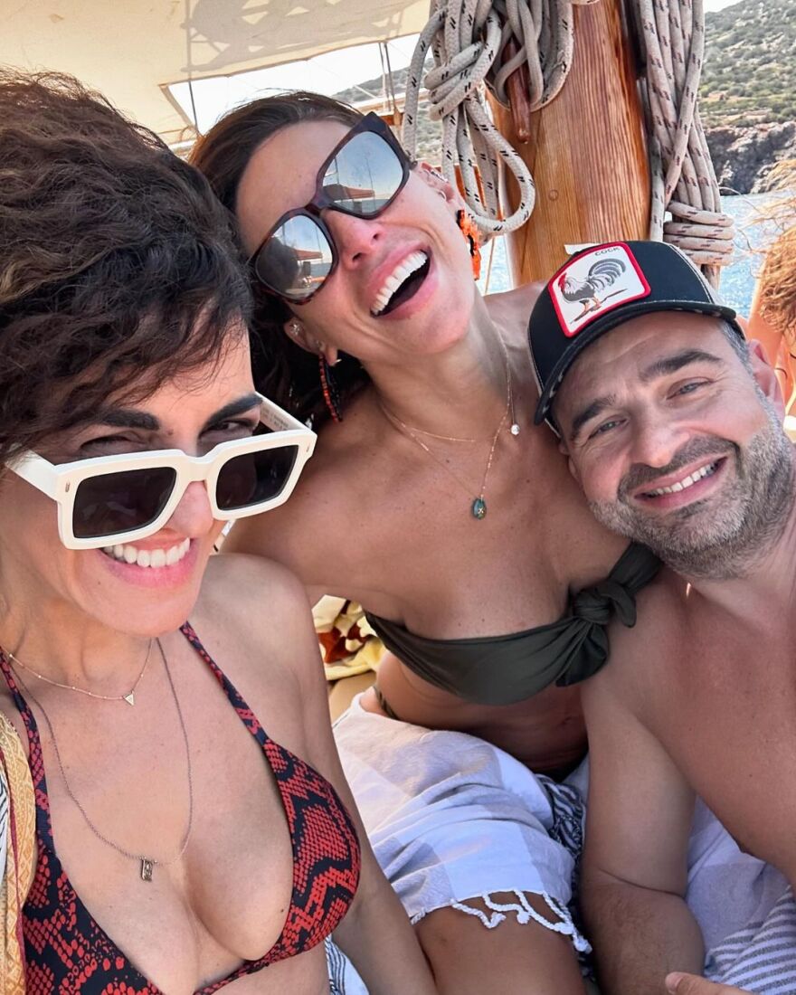 Μαρία Σολωμού: Συνεχίζει τις διακοπές της στην Αντίπαρο - Υπάρχει καλύτερο νησί; γράφει στο Instagram