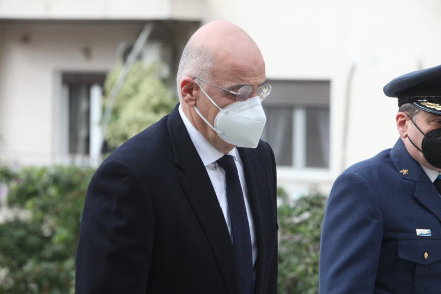 Πάνδημο αντίο στον Κάρολο Παπούλια