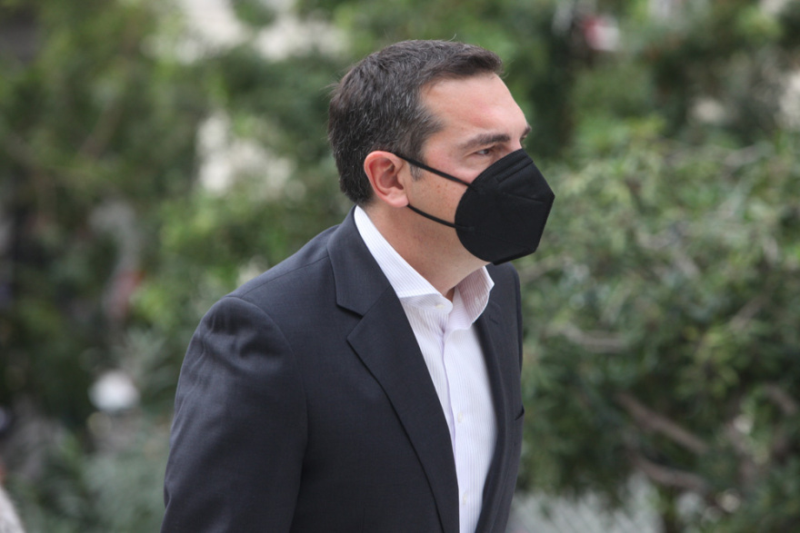 Πάνδημο αντίο στον Κάρολο Παπούλια