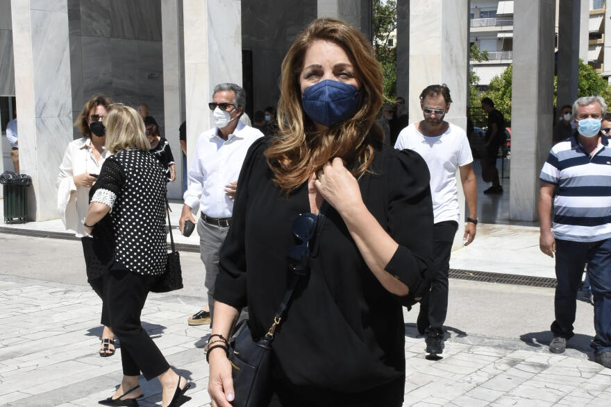 Άντζελα Γκερέκου και Μαρία Βοσκοπούλου στο μνημόσυνο του Τόλη Βοσκόπουλου