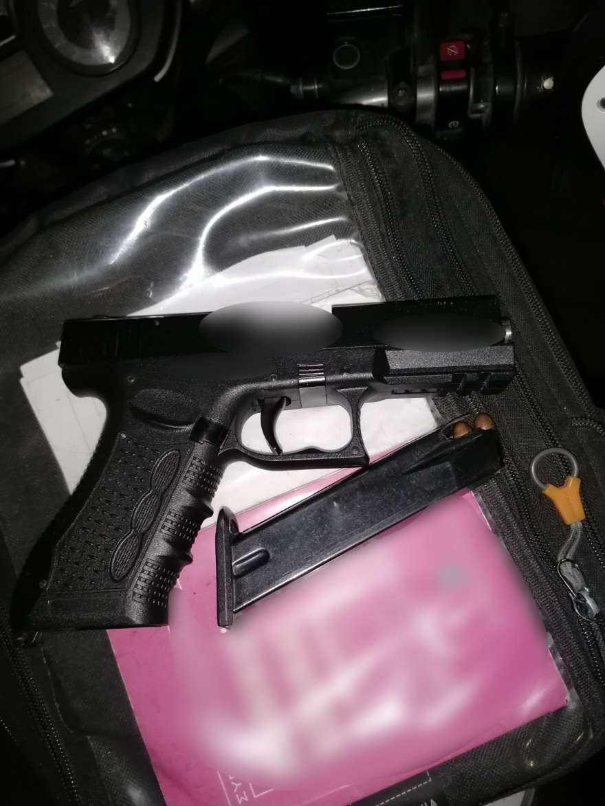 Χειροπέδες σε τρία άτομα για κατοχή πιστολιών σε Άγιο Παντελεήμονα, Αχαρναί και Καμίνια