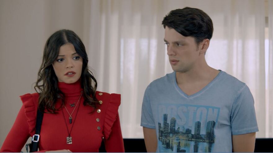 Συμπέθεροι απ' τα Τίρανα: Η Πένη βάζει λόγια στον Άλφρεντ για την κόρη της