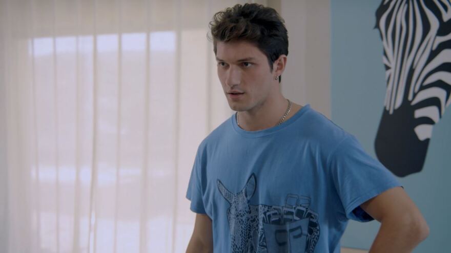 Συμπέθεροι απ' τα Τίρανα: Η Πένη βάζει λόγια στον Άλφρεντ για την κόρη της