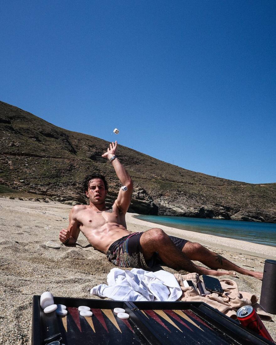 Άγγελος Λάτσιος: Ξεκίνησε τα μπάνια του στη θάλασσα - Δείτε τις φωτογραφίες