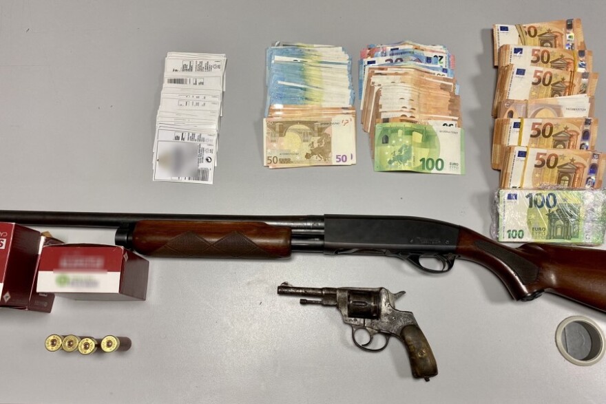 Πωλούσαν σε μαγαζιά χιλιάδες ποτά «μπόμπες» από τη Βουλγαρία